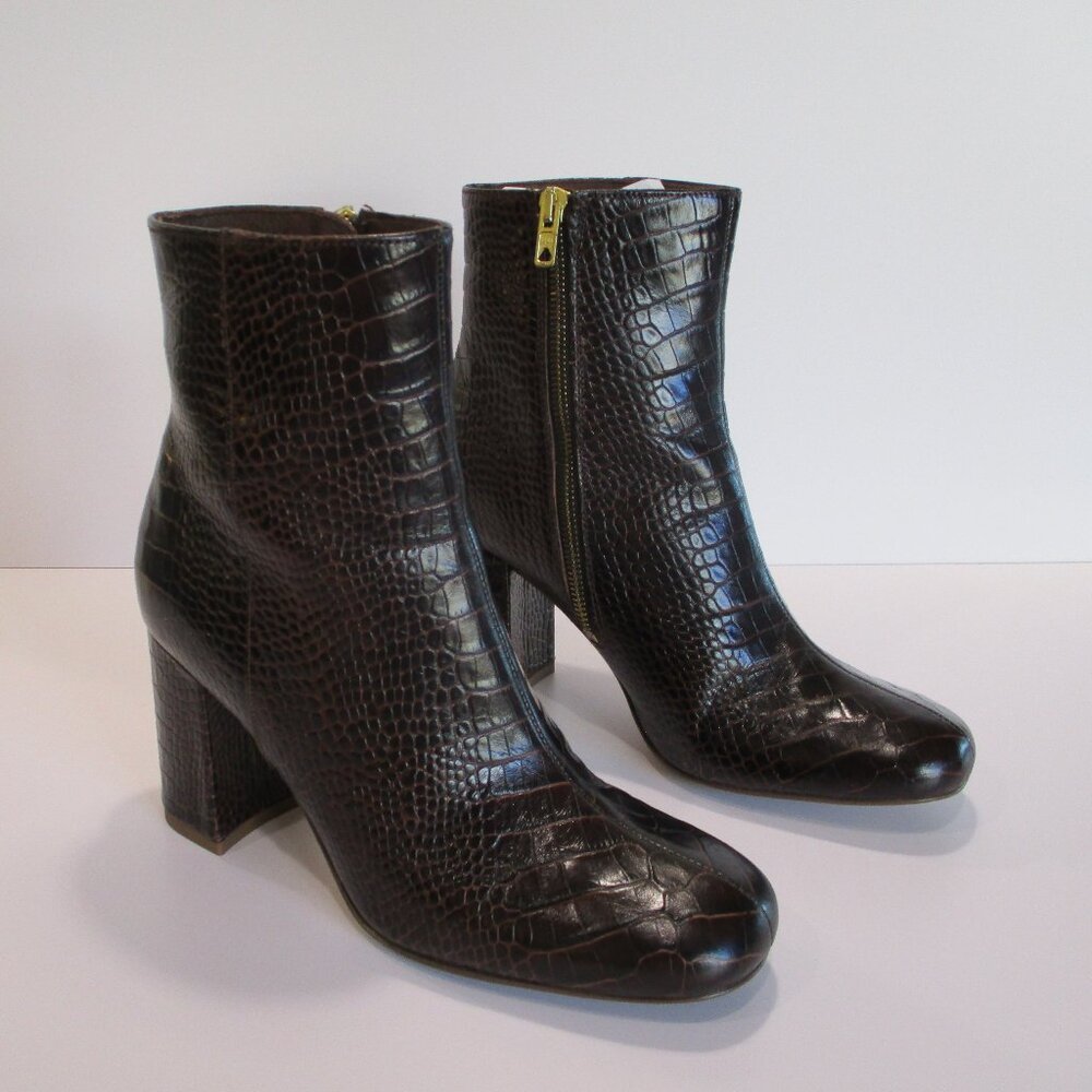 JCrew Womens Brown Leather Stamped Croc Boots Sz 7.5 w box